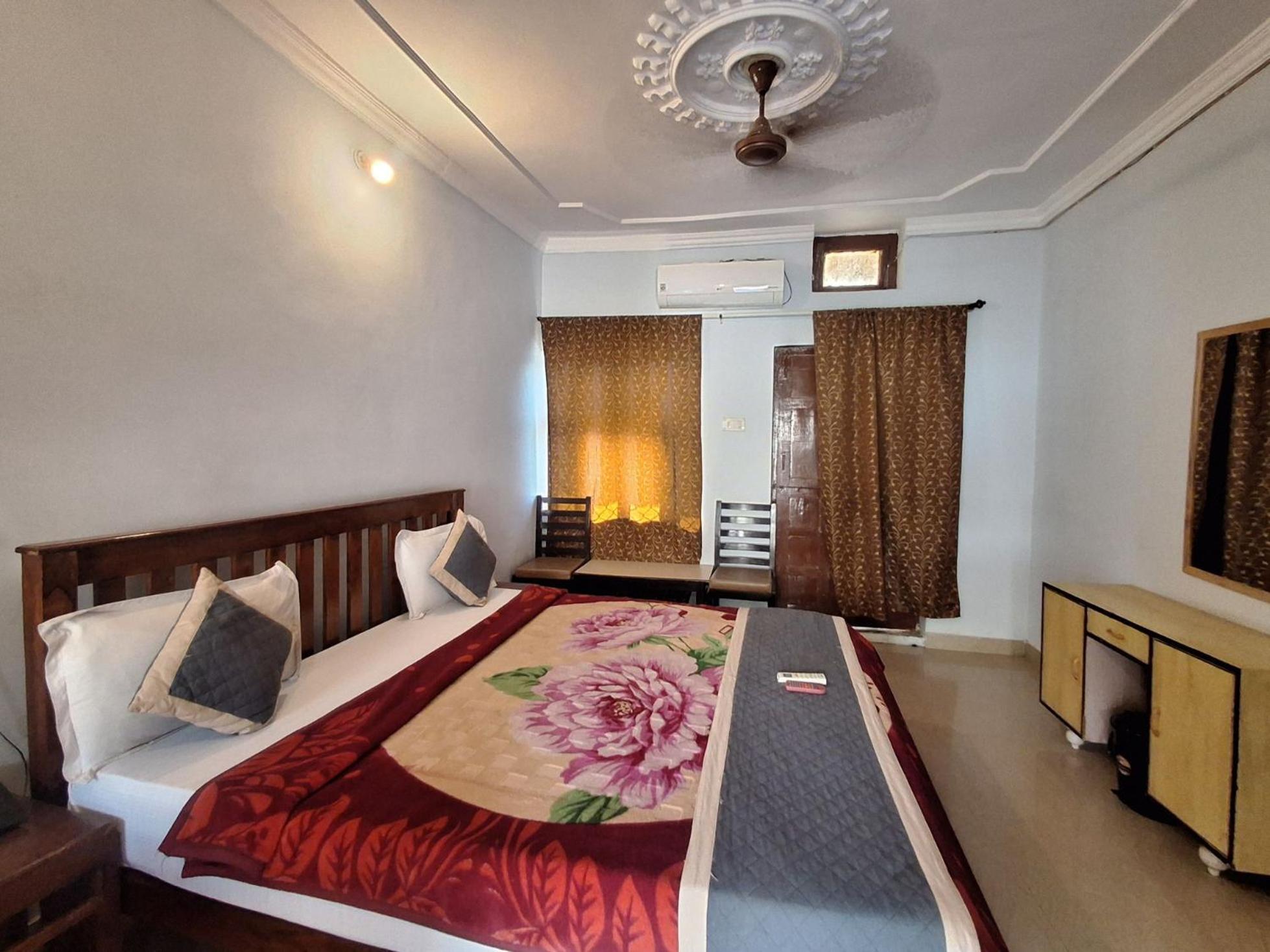 Hotel Om Pushkar Bagian luar foto
