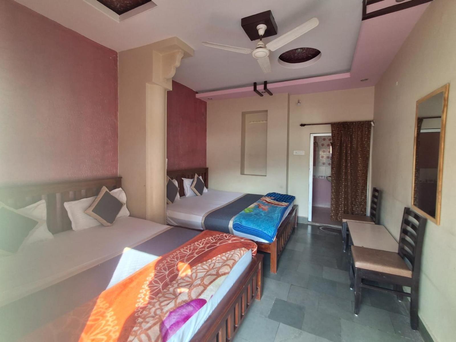 Hotel Om Pushkar Bagian luar foto