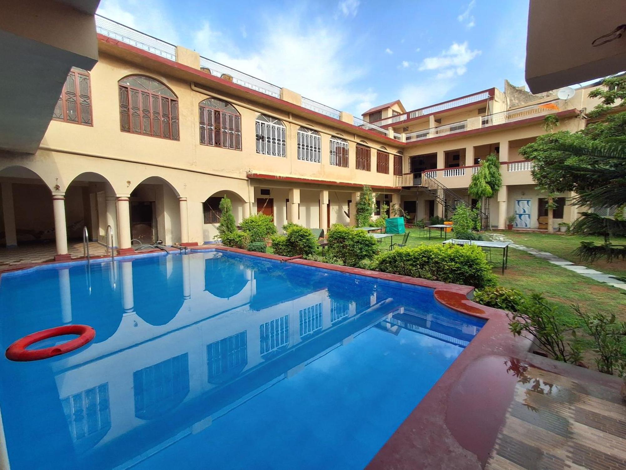 Hotel Om Pushkar Bagian luar foto